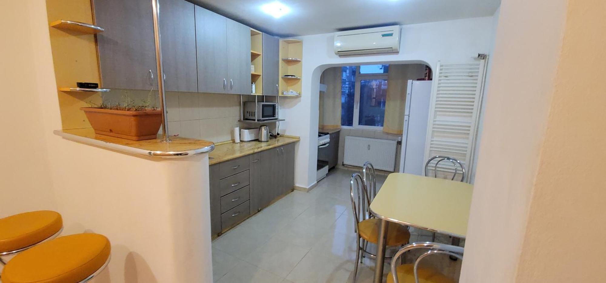 Alia Apartment Орадеа Екстериор снимка