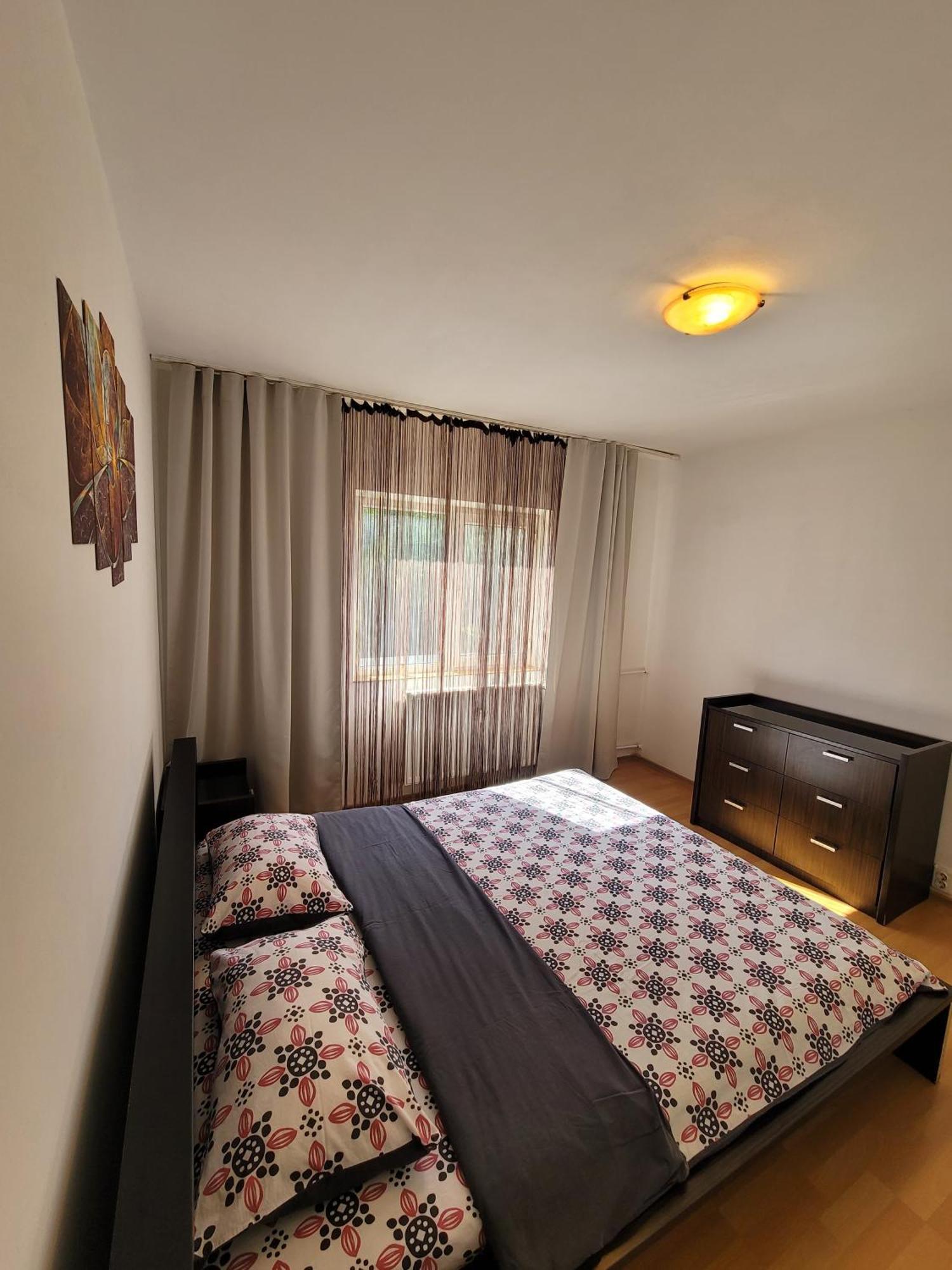 Alia Apartment Орадеа Екстериор снимка