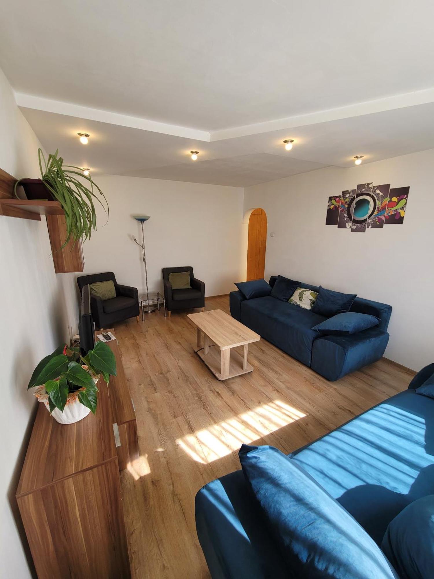 Alia Apartment Орадеа Екстериор снимка